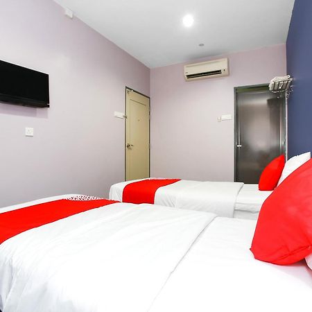 Oyo 89332 De Hotel Teluk Intan Exteriér fotografie