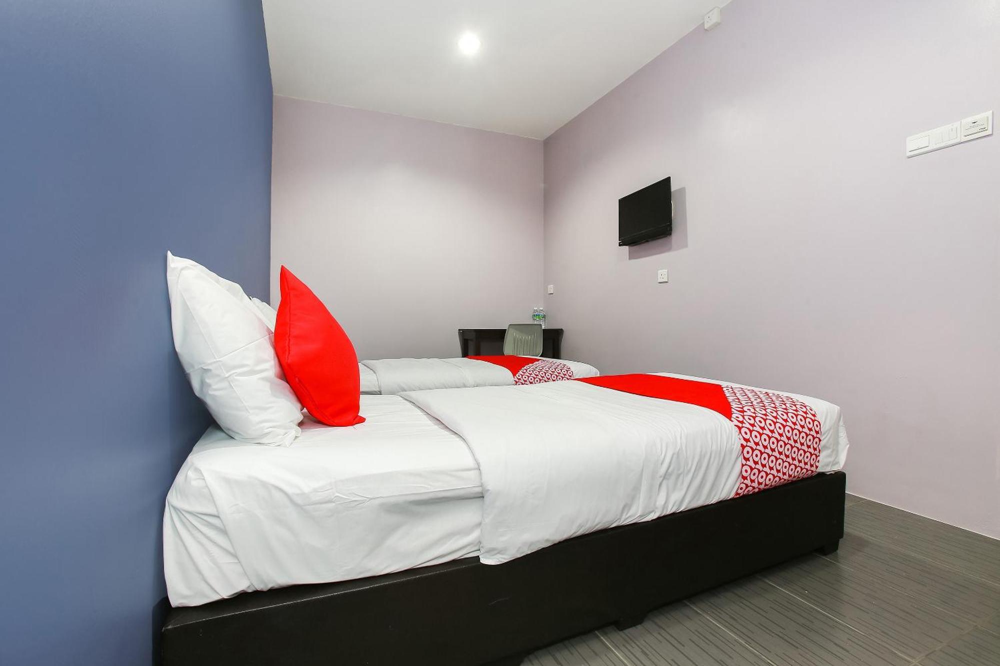 Oyo 89332 De Hotel Teluk Intan Exteriér fotografie