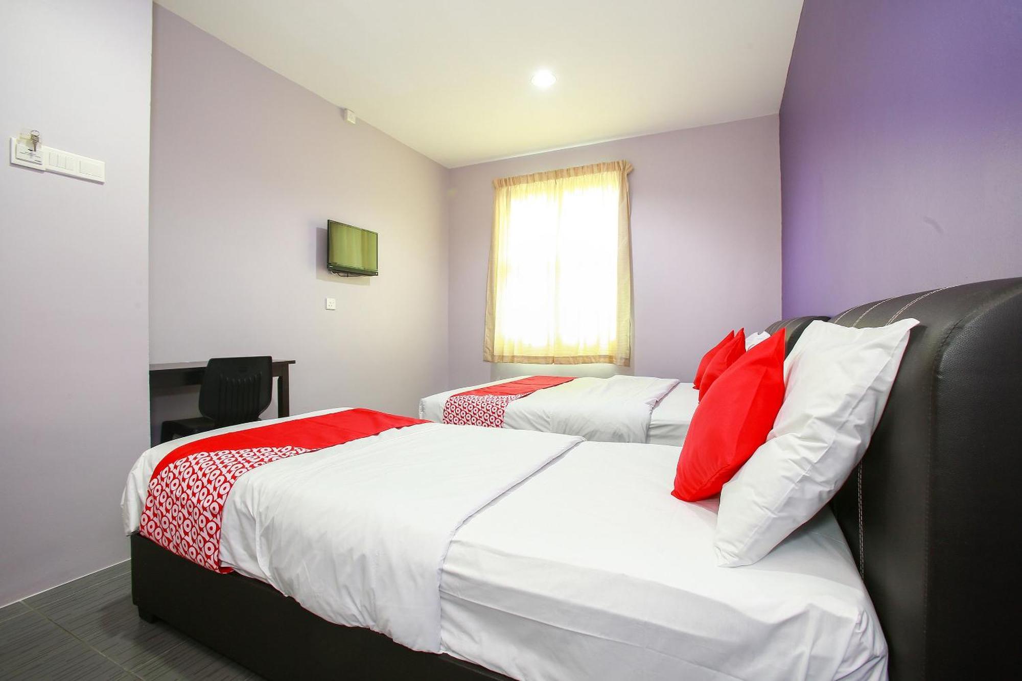 Oyo 89332 De Hotel Teluk Intan Exteriér fotografie
