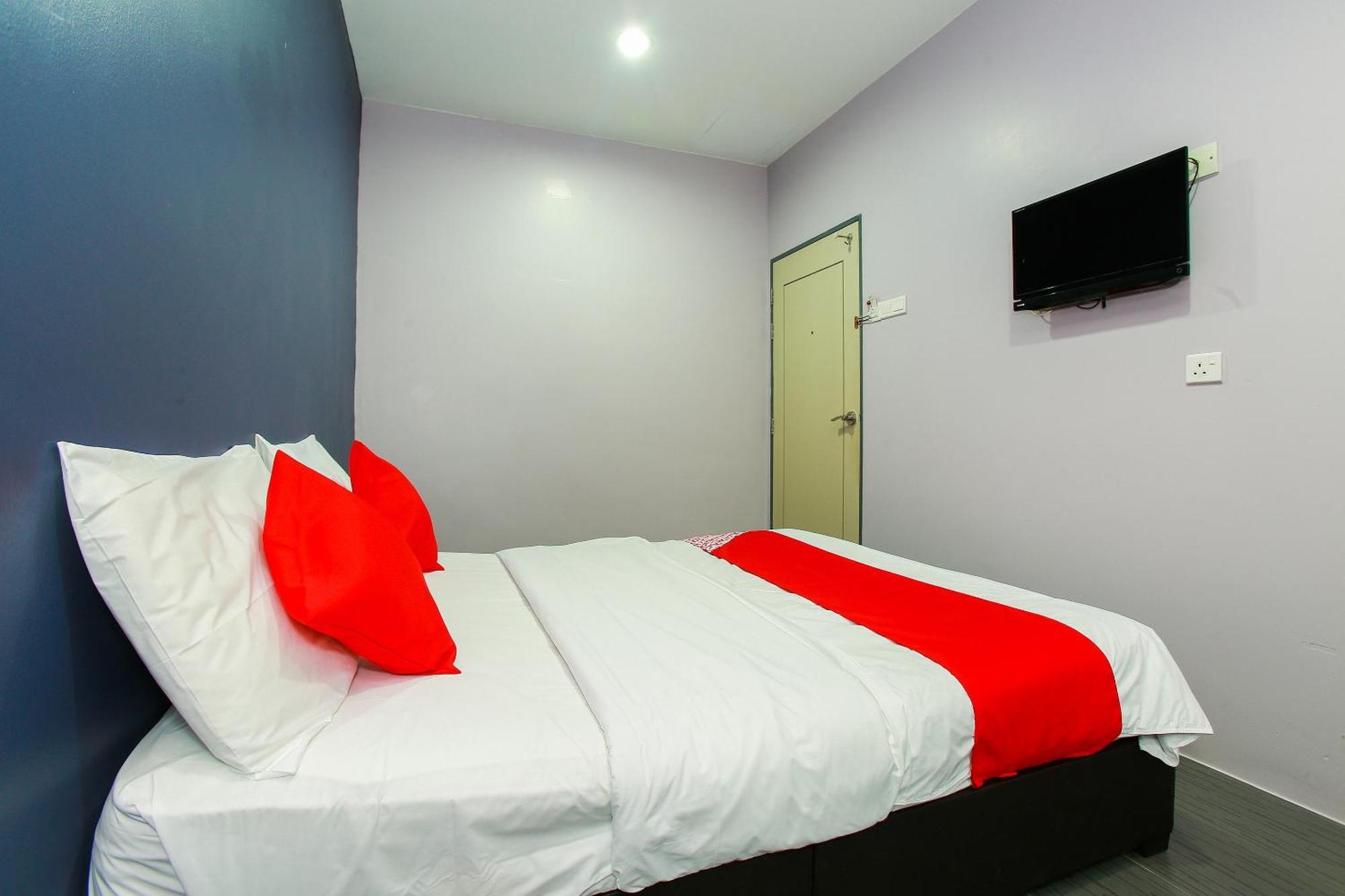 Oyo 89332 De Hotel Teluk Intan Exteriér fotografie